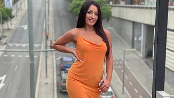 Trung tâm khiêu dâm Horny Milf