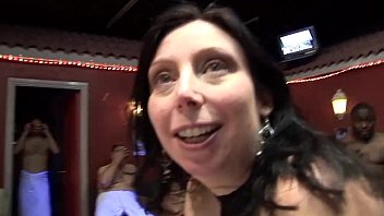 đồng tính nữ milf orgy khiêu dâm